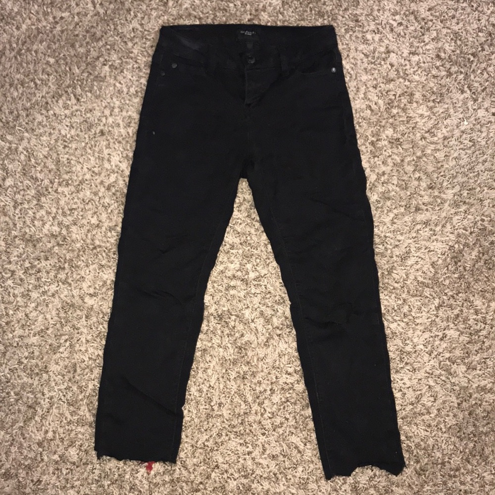 Black skinny Capri pants